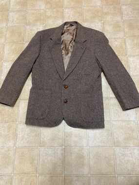 VTG,CC COURTENAY Men's Brown Tweed Two-Button Sport Coat - Classic Notch Lapel